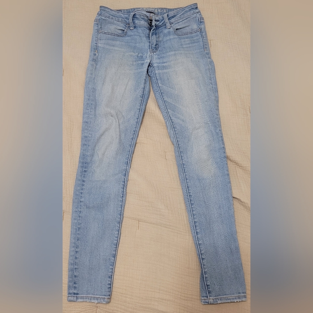 American Eagle super super stretch light wash jeggings